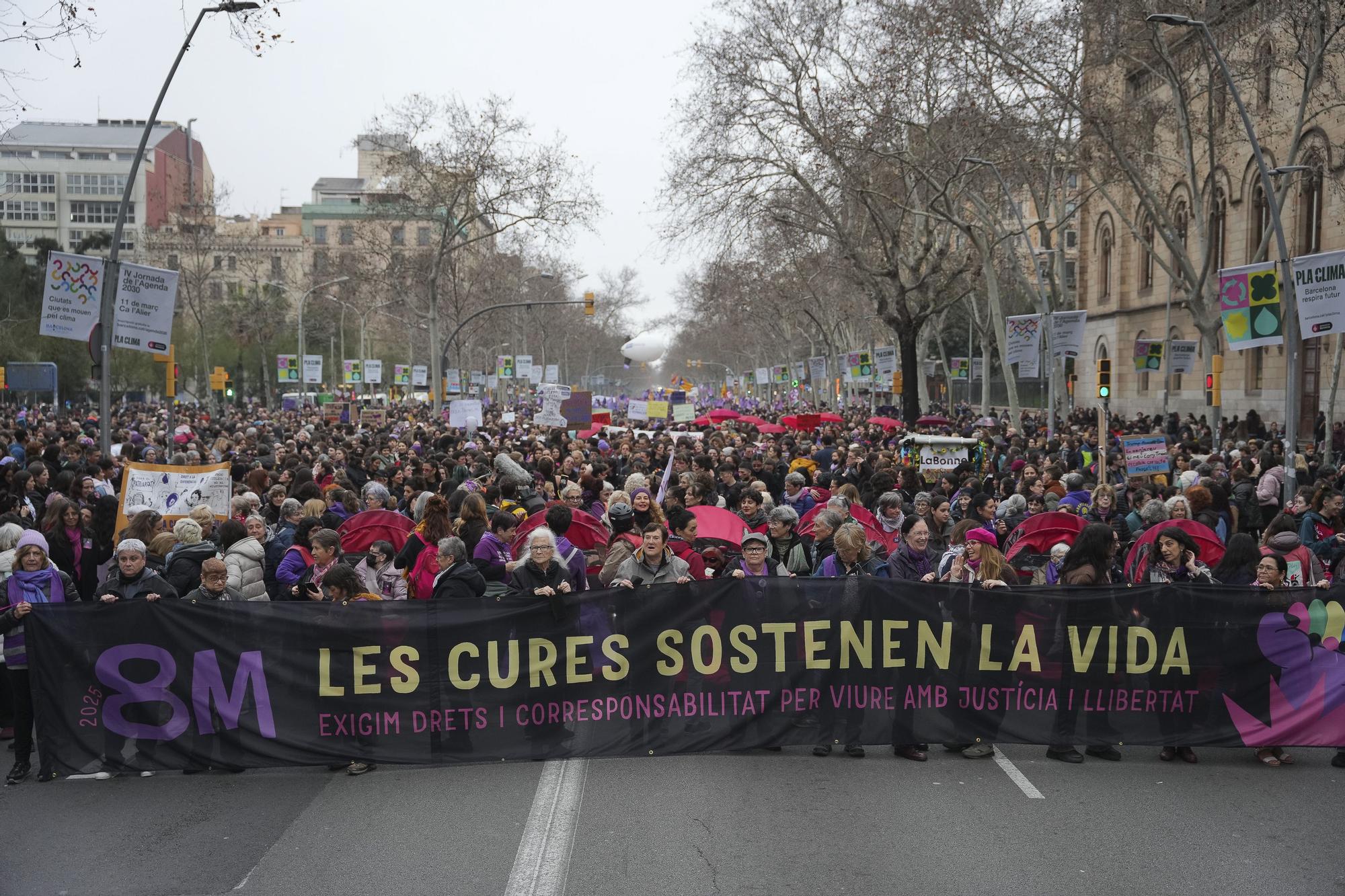 **İspanya'da 8 Mart: Gerici Saldırıya Karşı Feminist Direniş Yükseliyor**