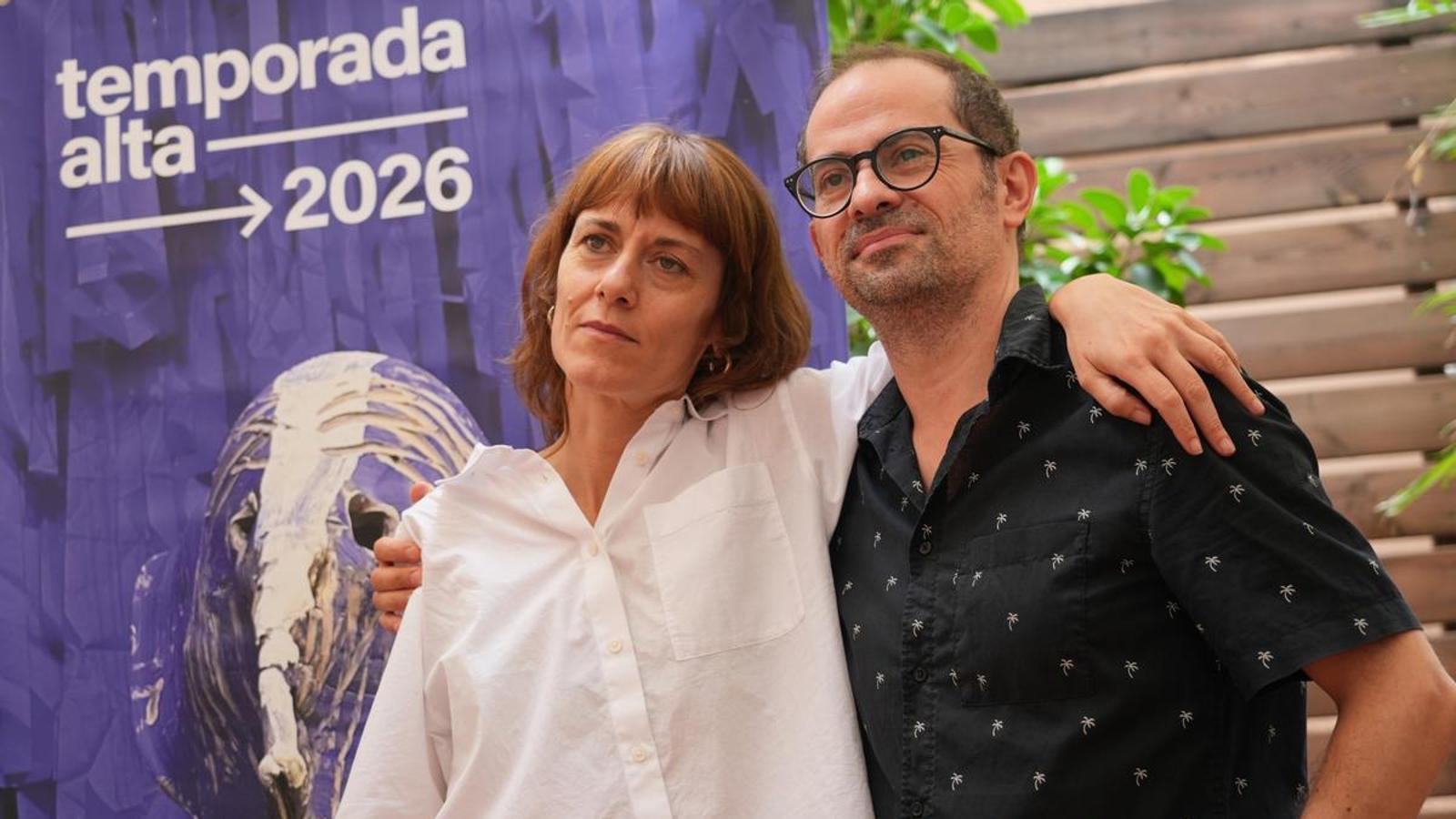 Beklenmedik Ölümün Ardından Yaşam: Llàtzer Garcia'dan Dokunaklı Bir Sahne Eseri
