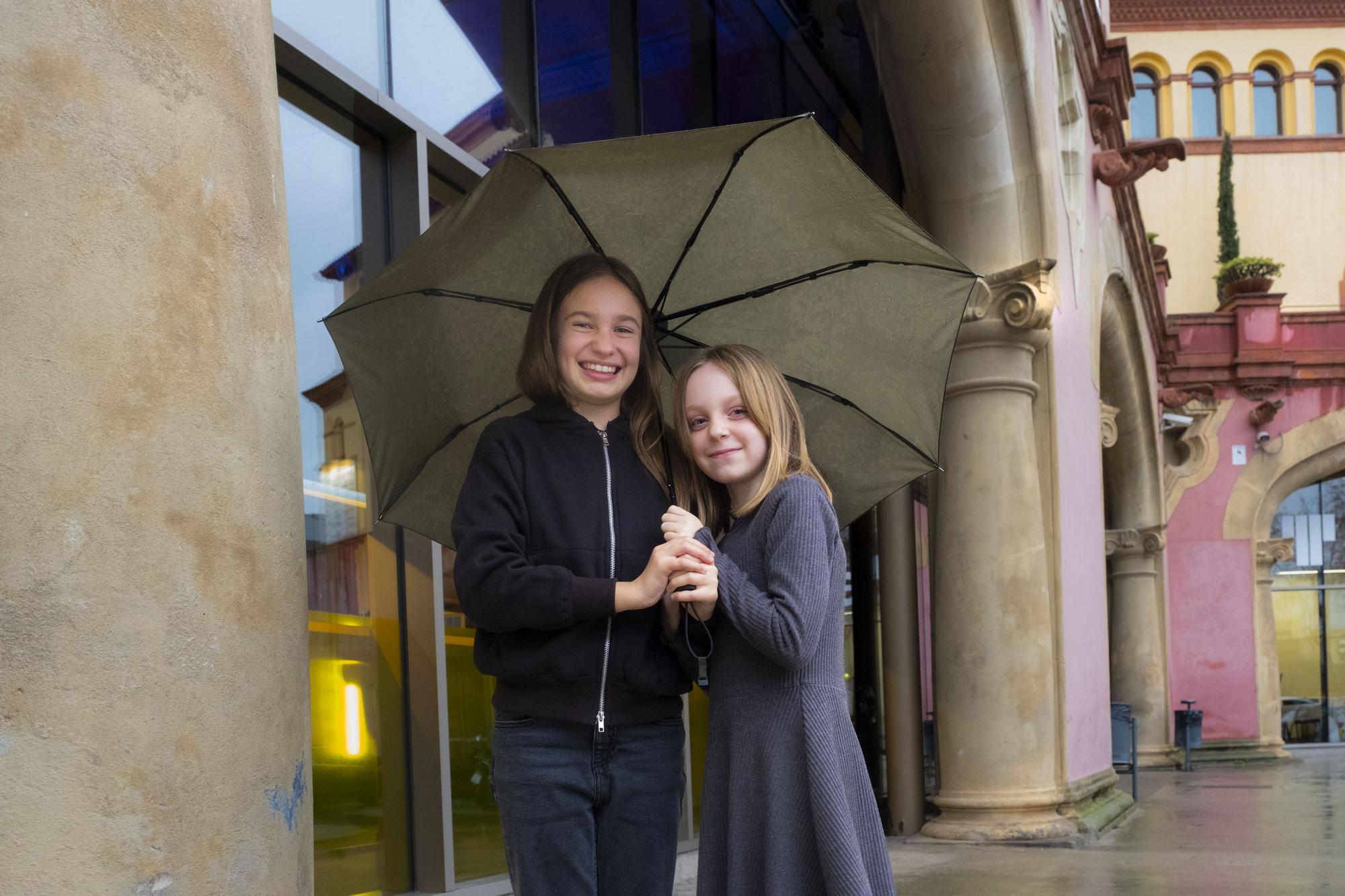 Genç Yeteneklerin Sahne Yolculuğu: Barselona'da Aileler ve Profesyonel Tiyatro