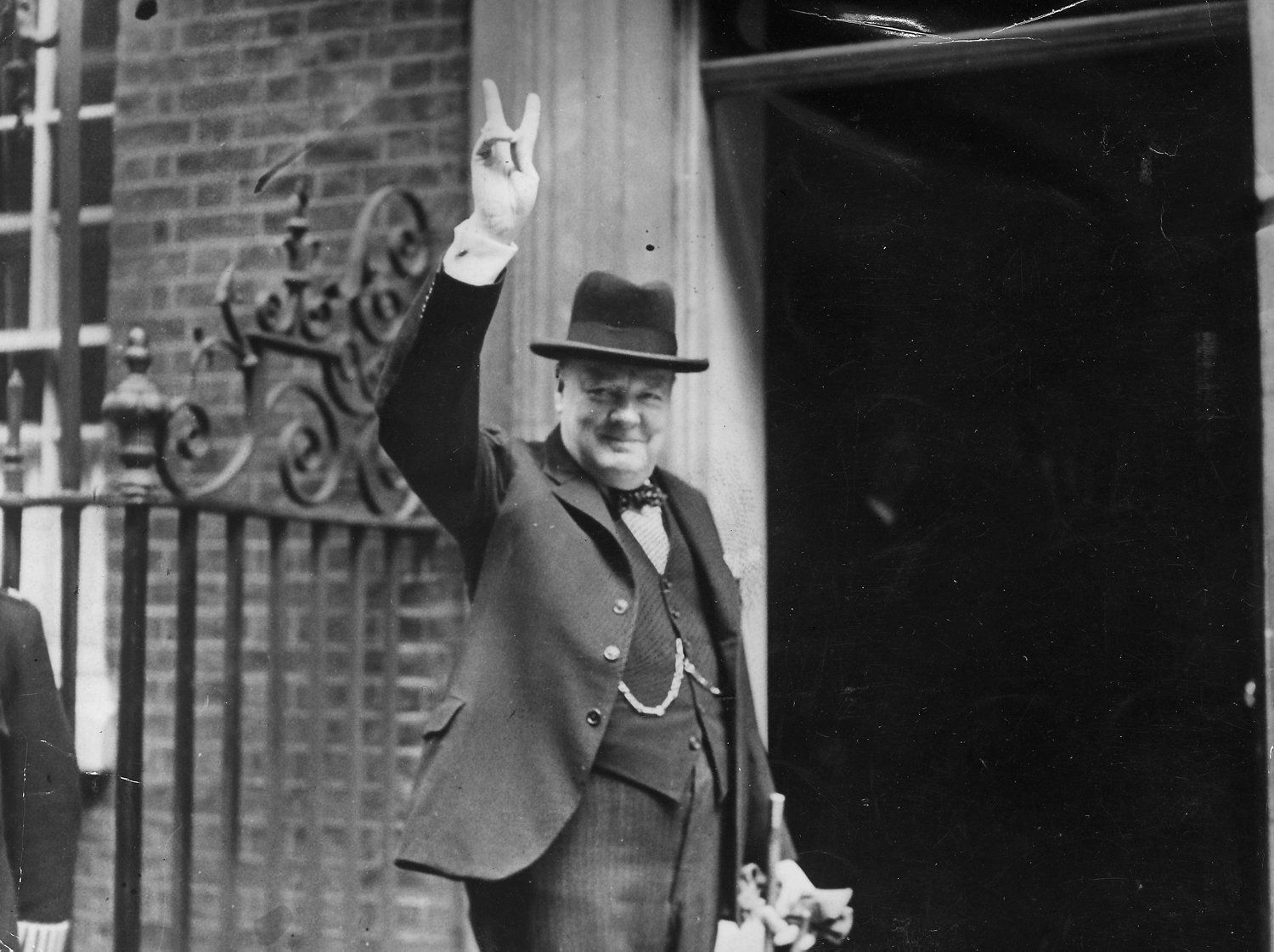 **İngiliz Banknotlarında Dönüşüm: Churchill'in Yeri Doğanın Sembolleriyle Doluyor**