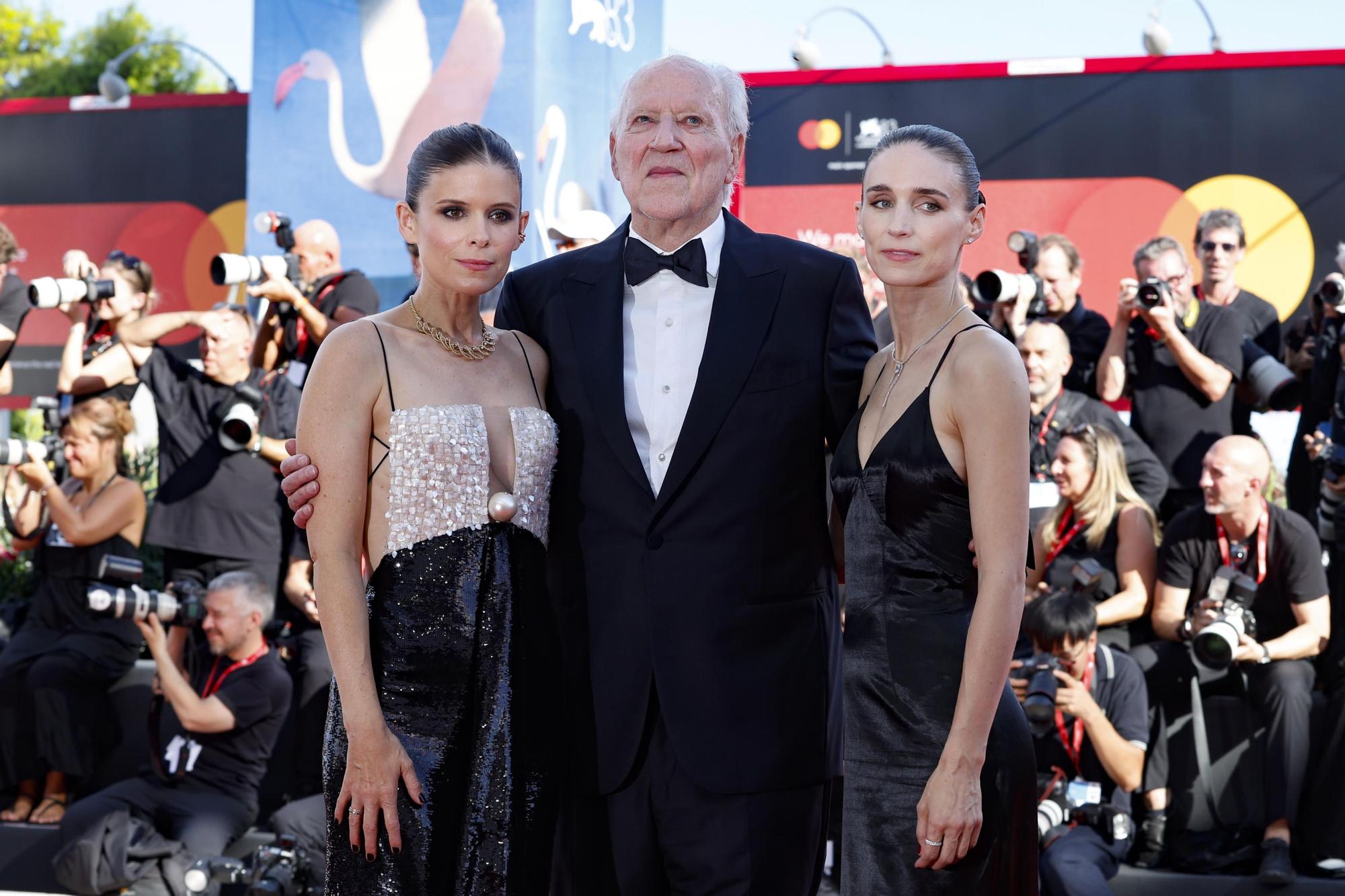 Werner Herzog'dan Venedik'te 'Bucking Fastard': Marjinal Ruhların Senkronize Dansı
