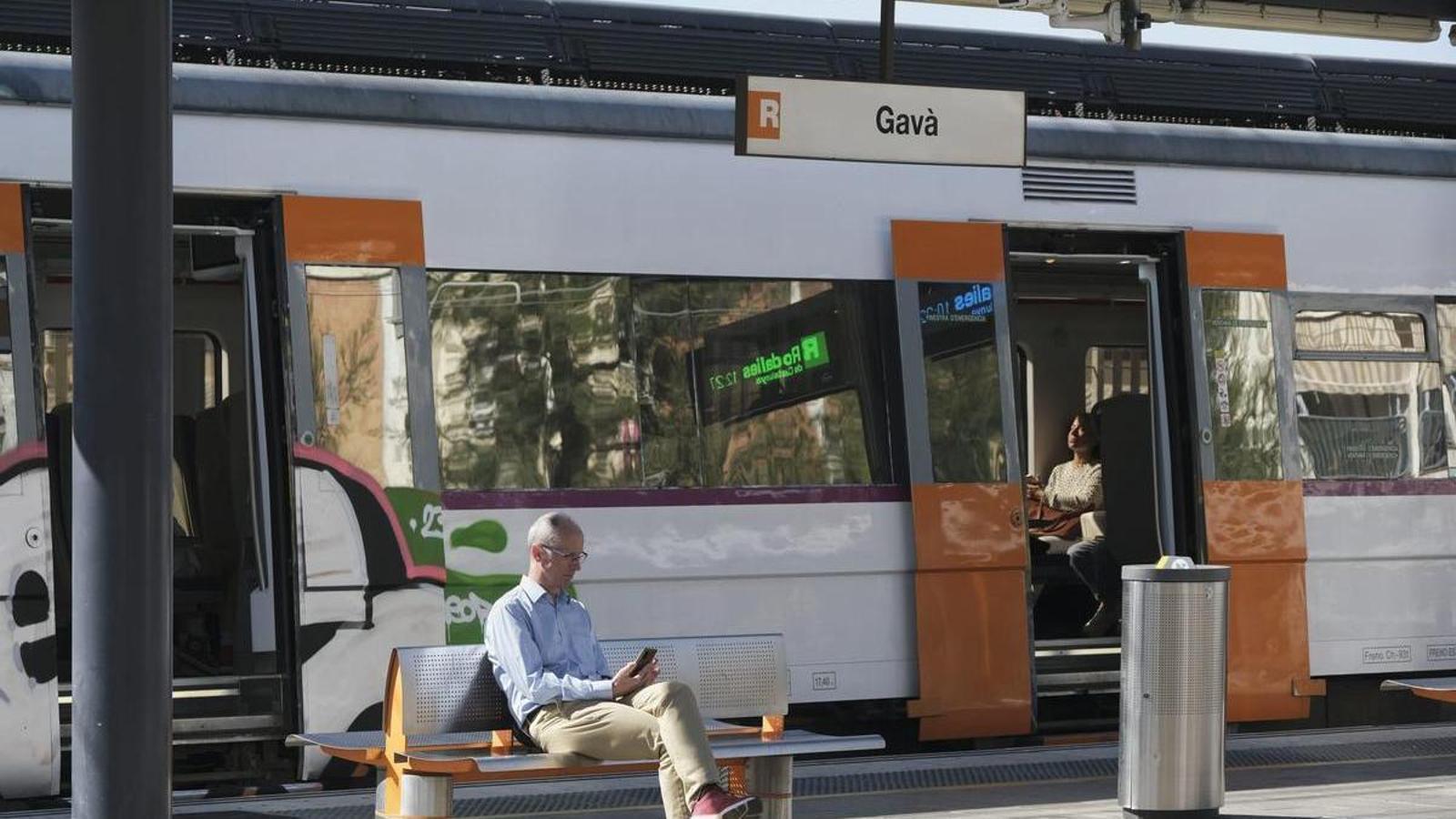 Barselona'da Bakır Hırsızlığı Tren Seferlerini Aksattı: Rodalies R2 Sud Hattında