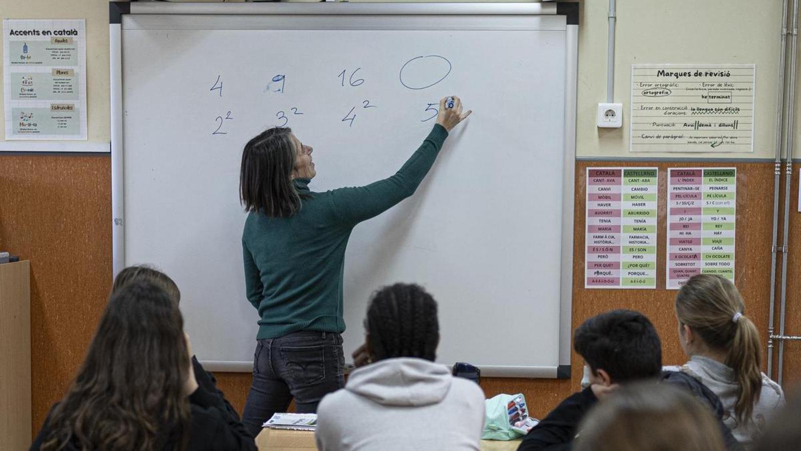 Katalanca C2 Şartı Yeni Öğretmenler İçin Yine Askıya Alındı: Eğitimde Dil Tartışması