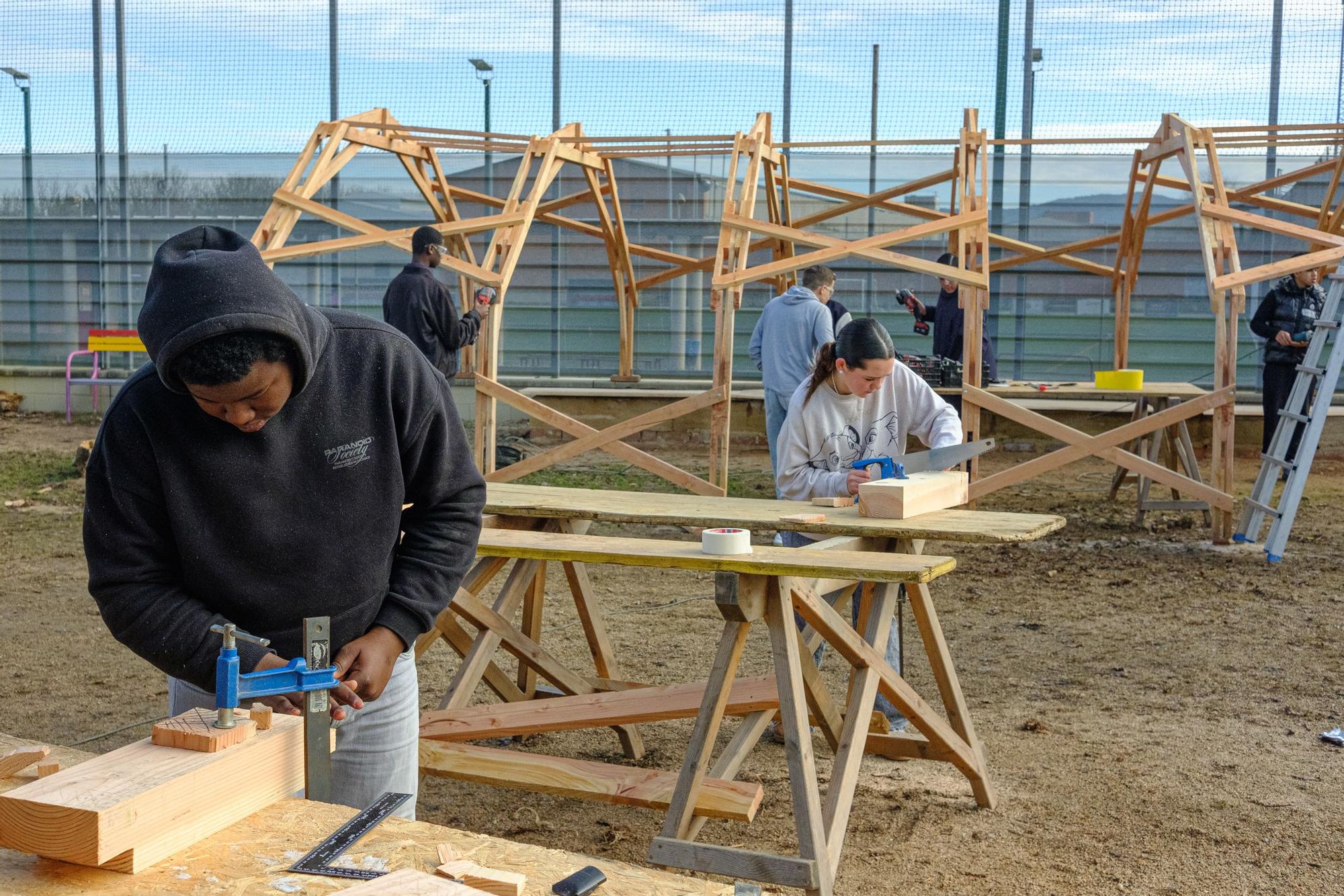 Salt'ta Öğrenciler Okul Bahçesini Yeşillendiriyor: İklim Direnci ve Toplumsal Dönüşüm