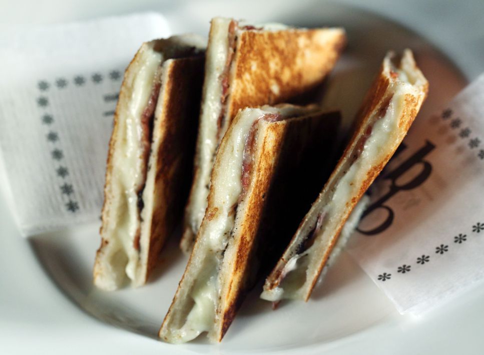Tapas24: Barselona'da 20 Yıl, Sevillanas'tan Katalanca'ya Bir Gastronomi Hikayesi