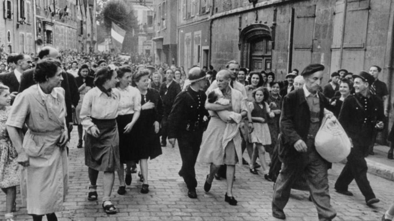 Robert Capa'nın Objektifindeki Acı Gerçek: Simone Touseau'nun Dramı
