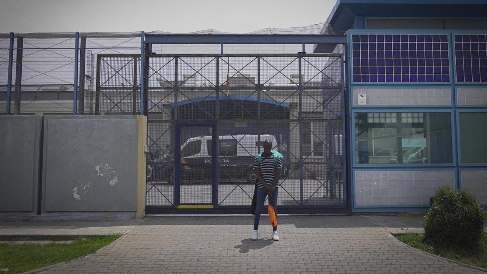 İspanya'da Göçmen Gözaltı Merkezleri: Sabıkasız Yabancıların Belirsiz Kaderi