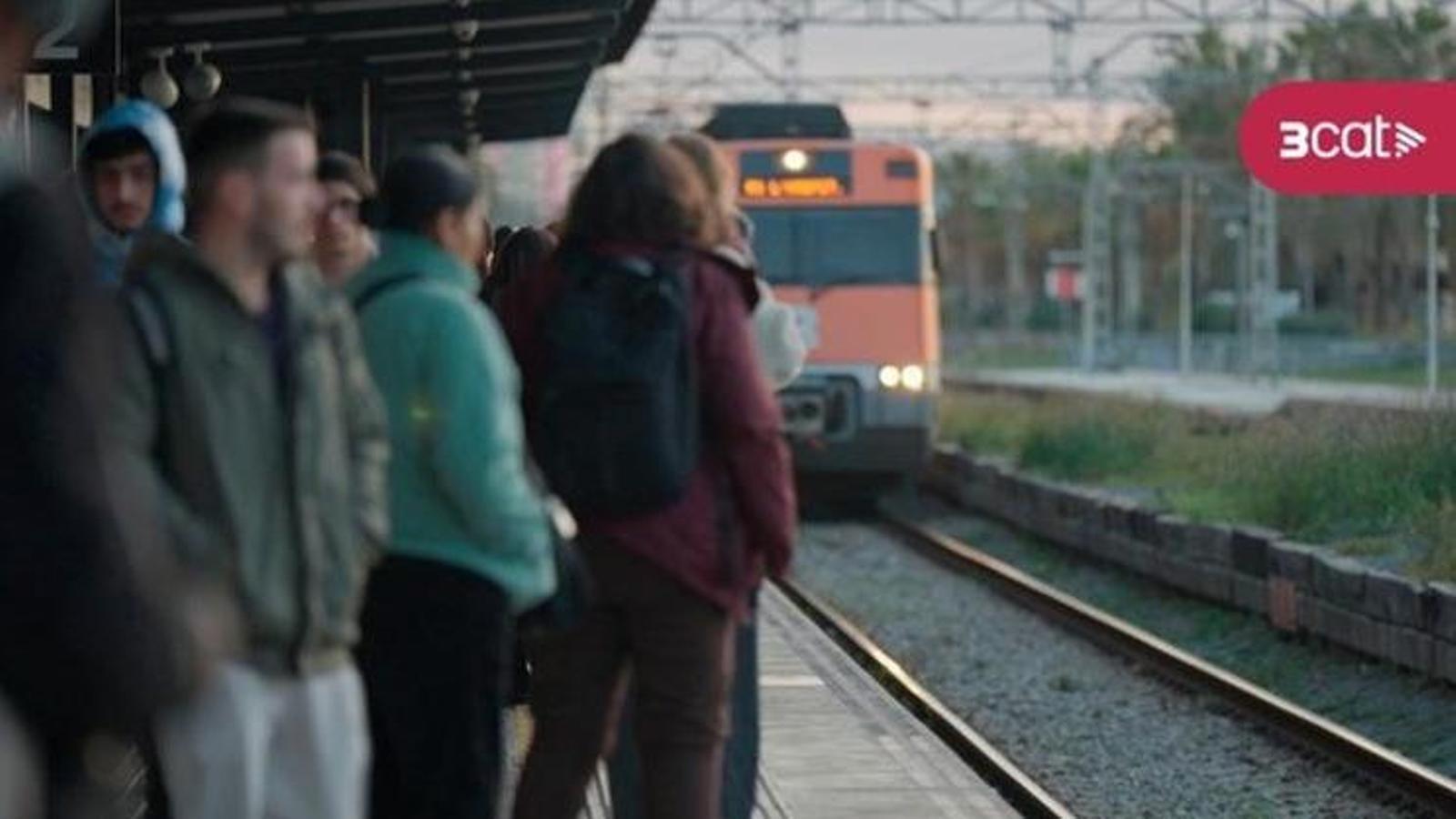 Katalonya'nın Kronik Demiryolu Çilesi: '30 Minuts' Rodalies Dramını Gözler Önüne Serdi