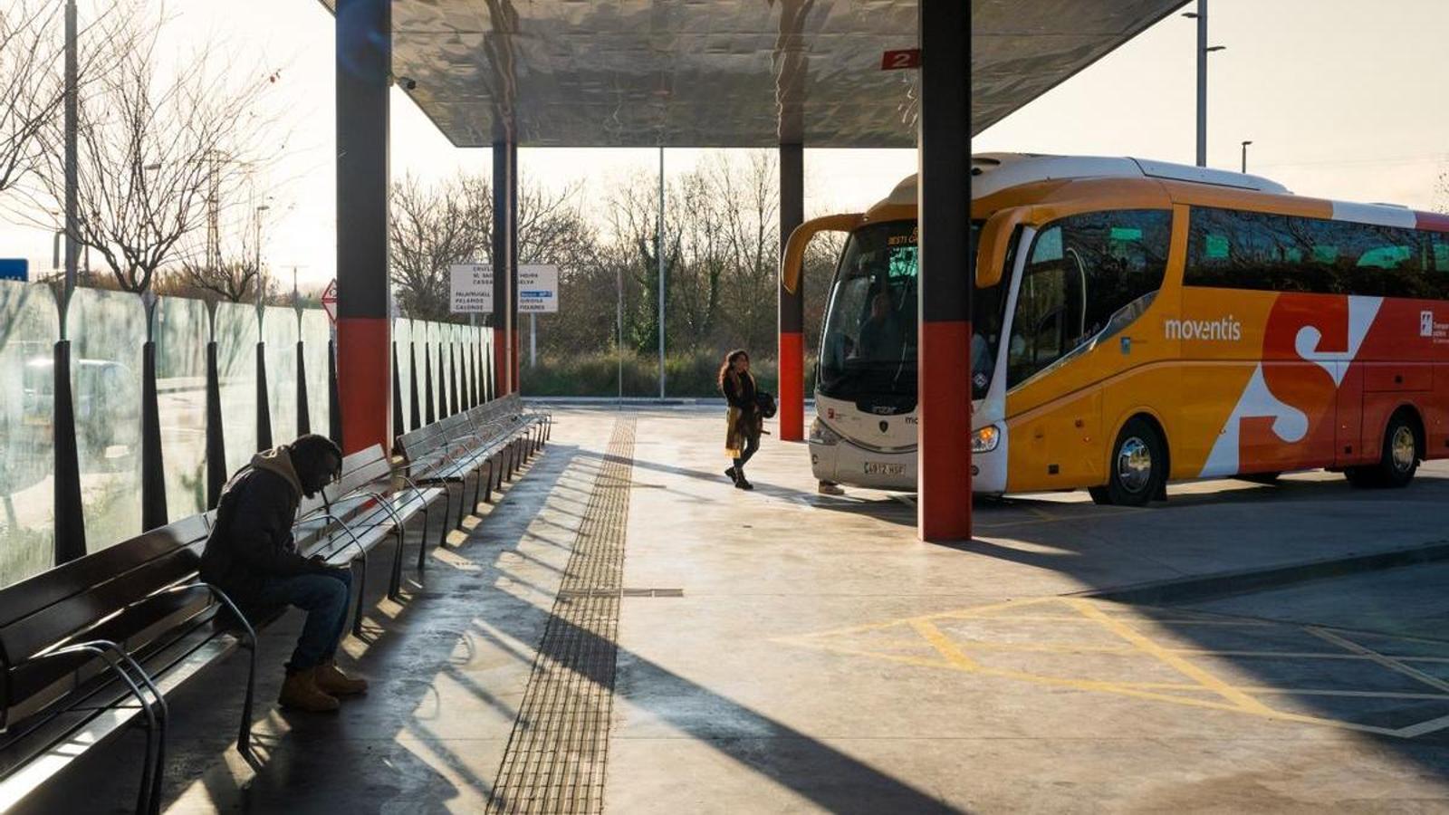 Katalonya Otobüs İmtiyazı Krizi: Katalanca Göz Ardı Ediliyor