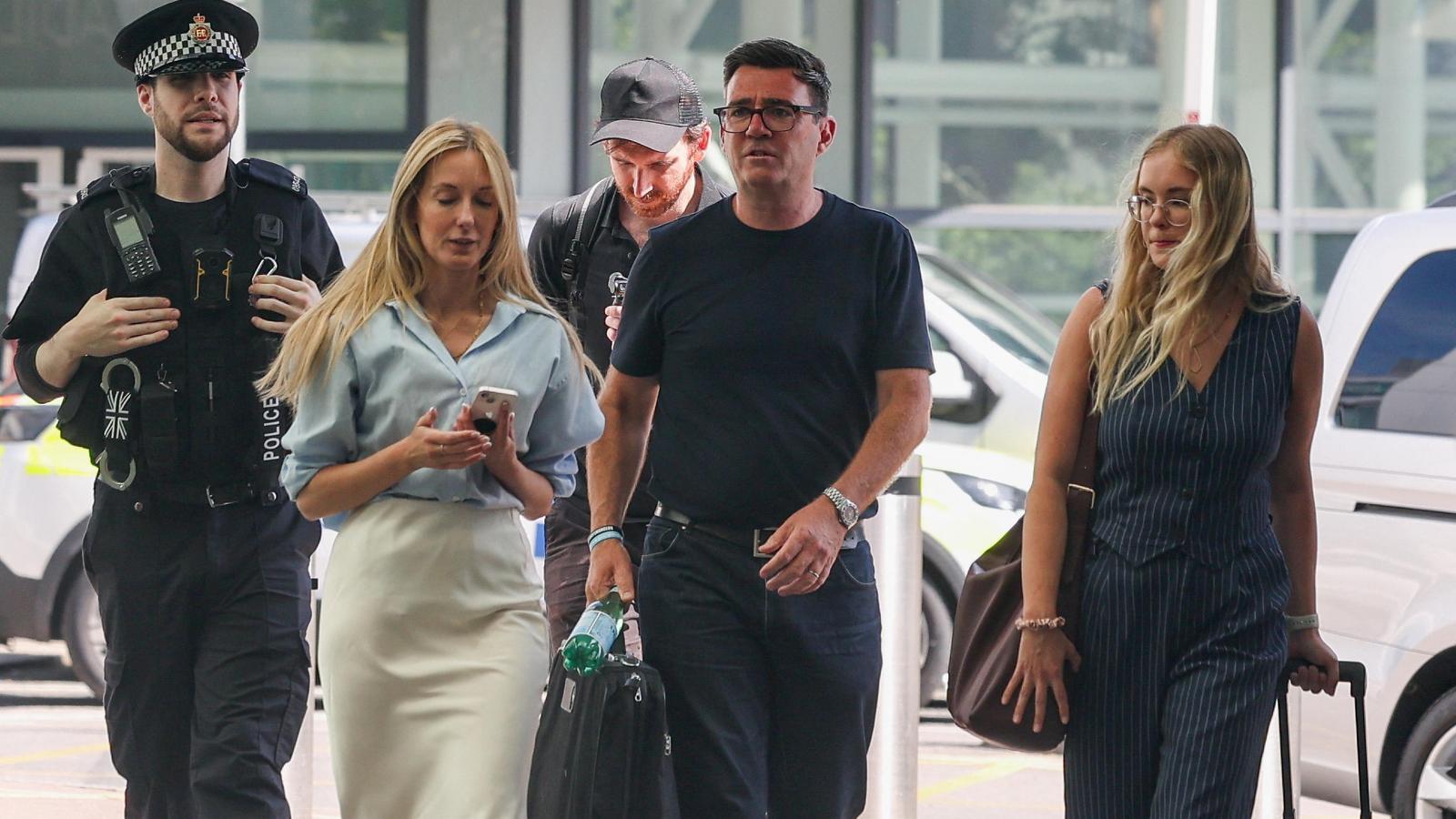 Andy Burnham'ın Londra Yolculuğu: İşçi Partisi'nde Yeni Bir Dönem mi?