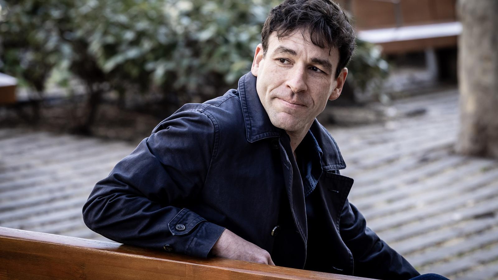 Barselonalı Jordi Lafebre'den Yeni Solo Çizgi Roman: Futbol, Neonaziler ve Dedektif