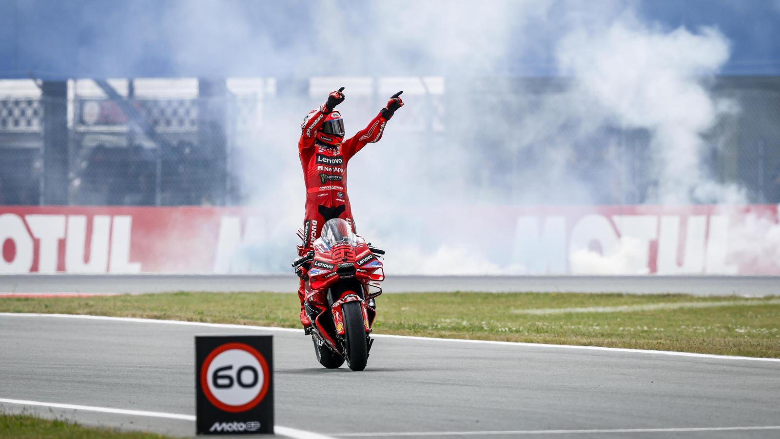 Marc Márquez San Marino'da Rakiplerini Şaşkına Çevirdi: Motosiklet Dünyası Nefesini