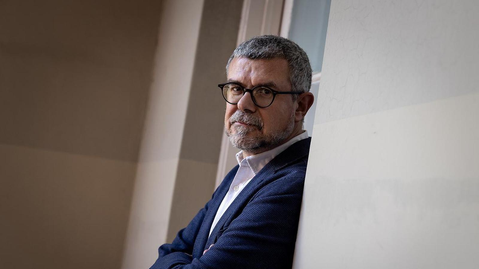 Jaume Clotet'ten Kralın Kılıcı: Tarihi ve Gizemli Bir Üçlemenin Sonu