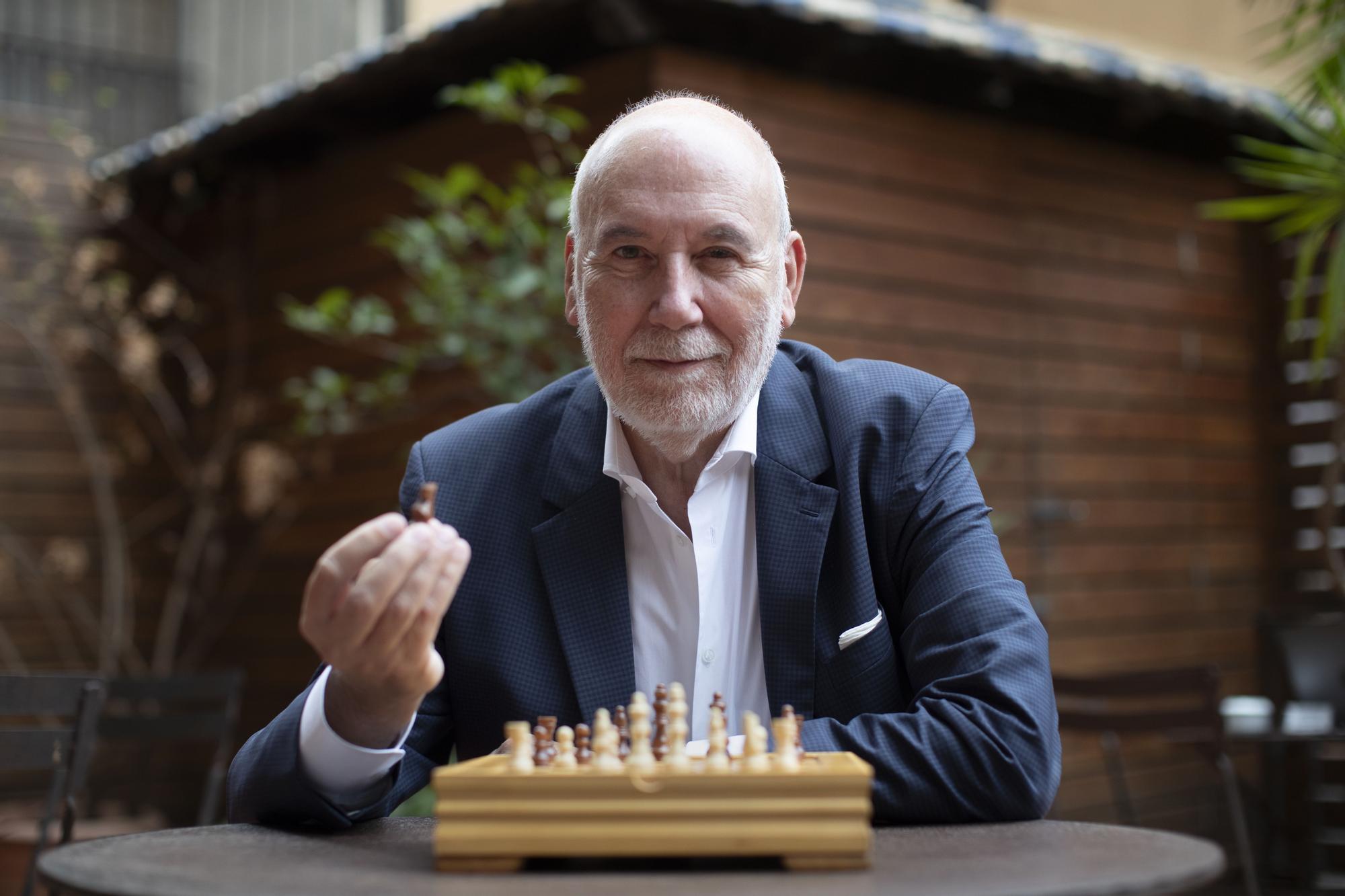 Màrius Carol: La Vanguardia'nın Dümeninde Fırtınalı Yıllar ve Gazeteciliğin Tadı