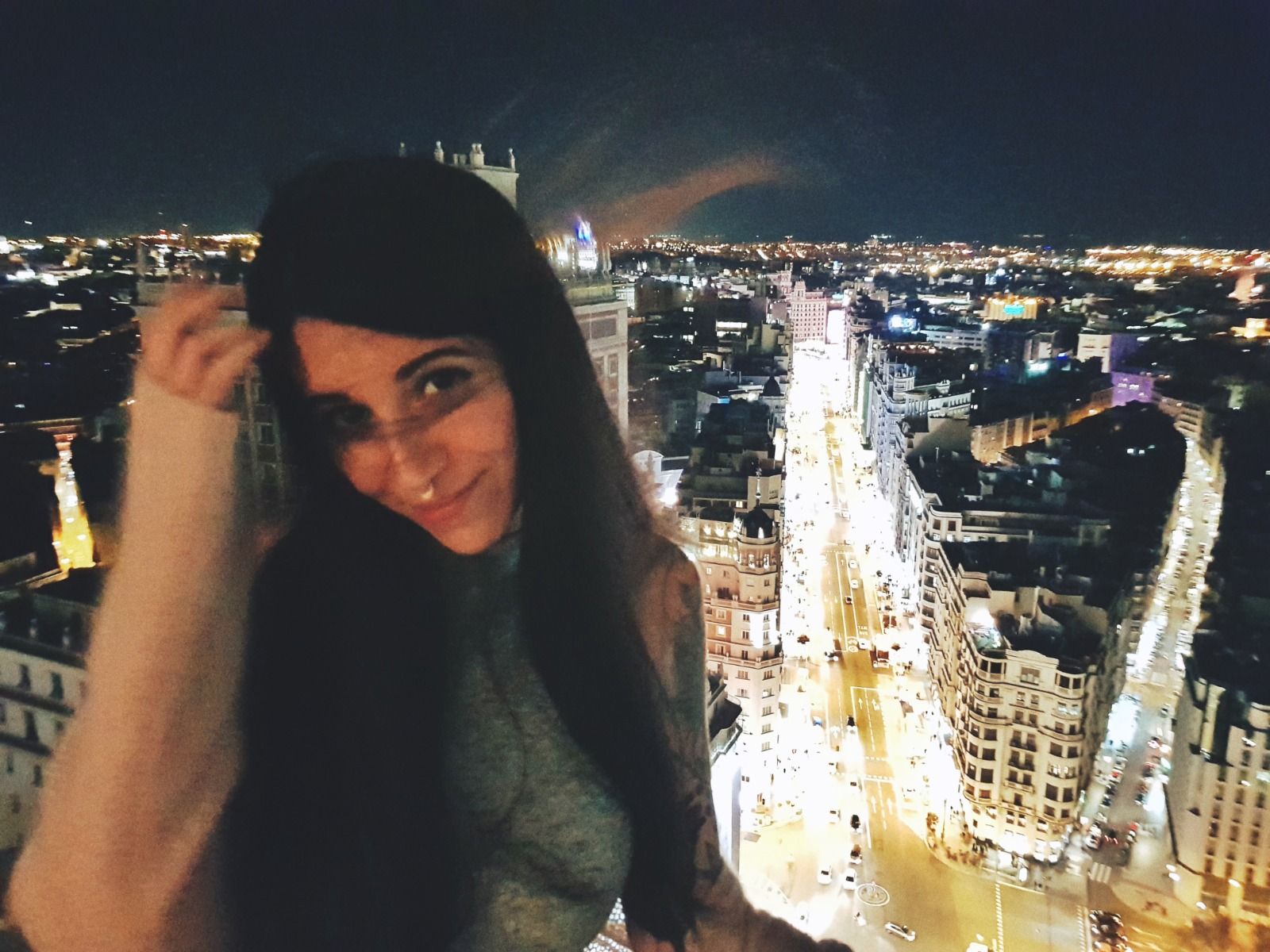 Bely Basarte'den Yaz Gecelerine Övgü: 'Nostalji, Mutlu Bir Geçmişin Mirasıdır'