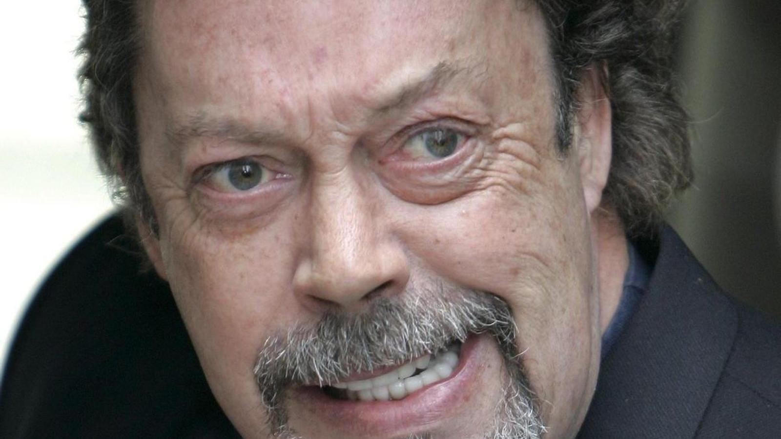 Kült Filmlerin Efsanevi Yüzü: Tim Curry 80 Yaşında Hayatını Kaybetti