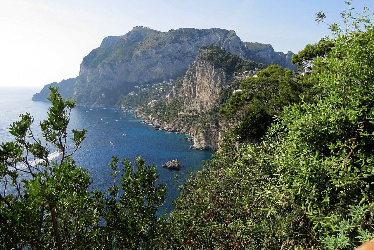 **Capri'nin Büyüsüne Kapılan Doktor: Axel Munthe'nin Efsanevi Hikayesi**