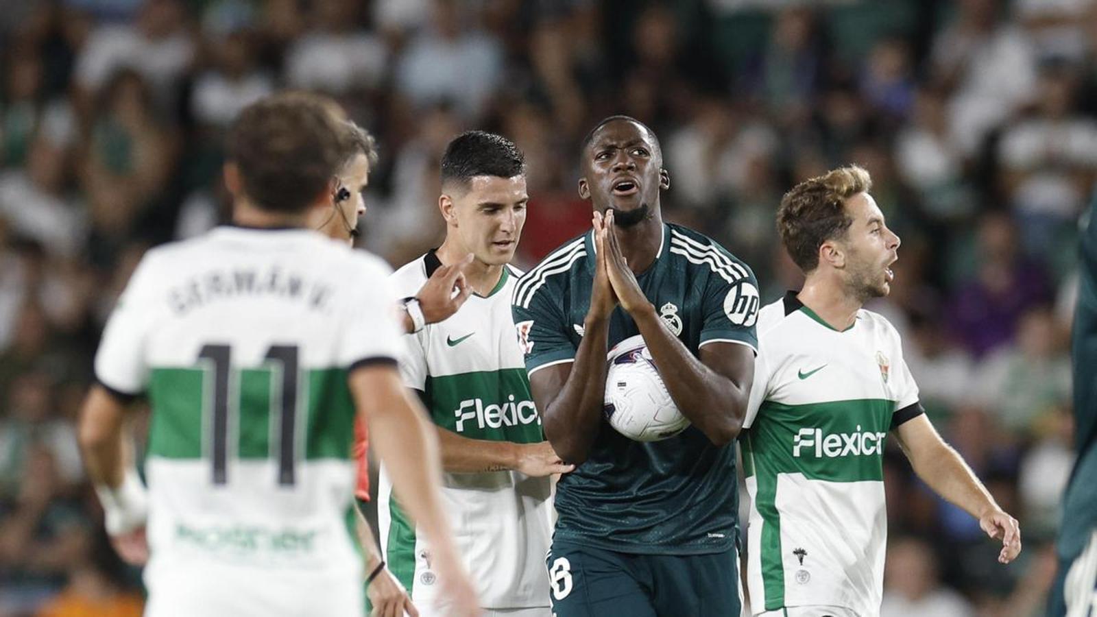 Real Madrid'li Konaté Fransa Milli Takımı'nda Sakatlandı: Türkiye Maçını Kaçıracak