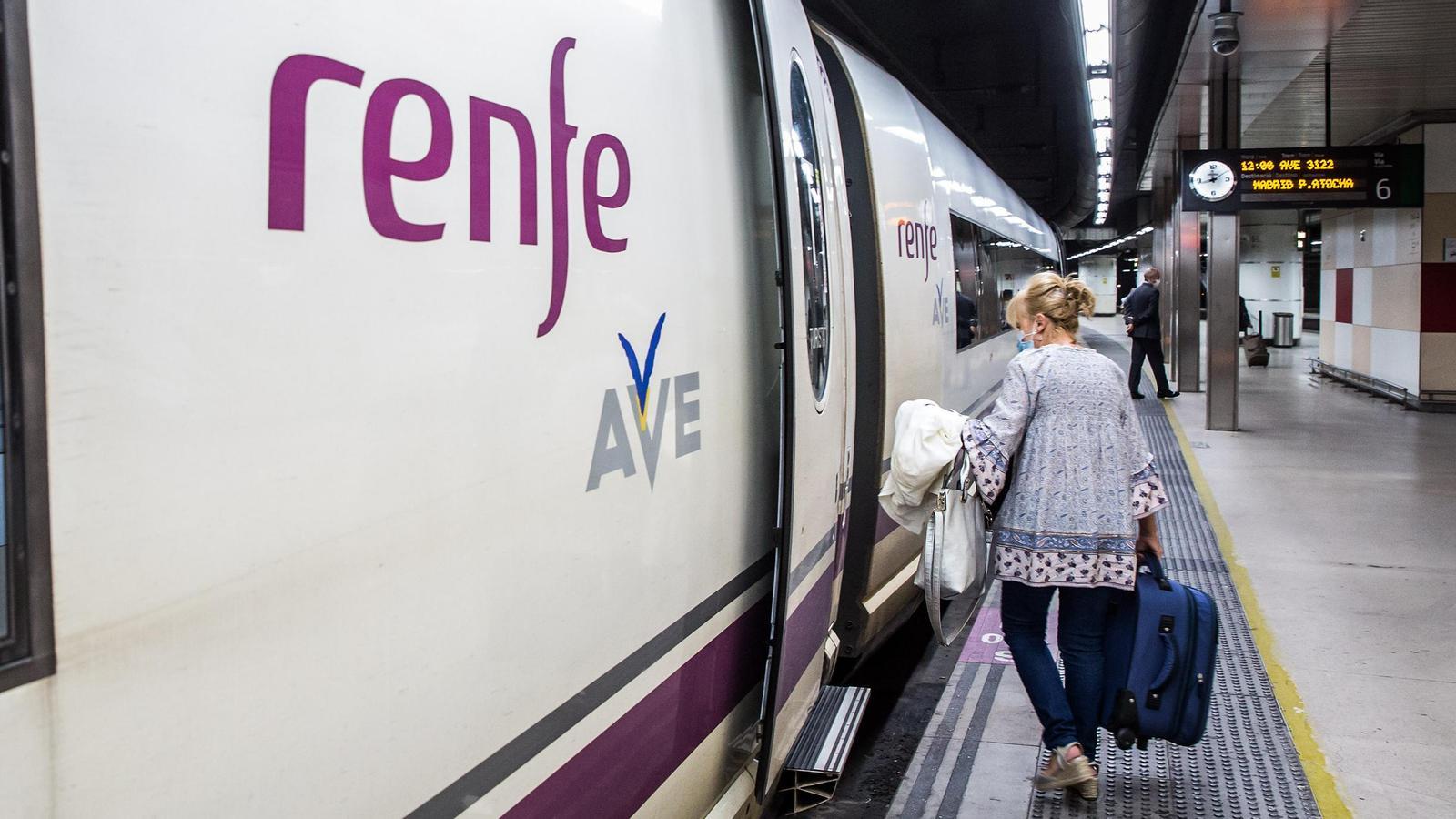 Madrid Yüksek Hızlı Tren Hatlarında Kriz: Atocha Kontrol Merkezi Arızası Seferleri