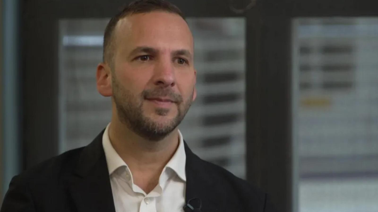 Yeşil Parti Lideri Polanski'nin Hipnozla Göğüs Büyütme İddiası Siyaseti Karıştırdı