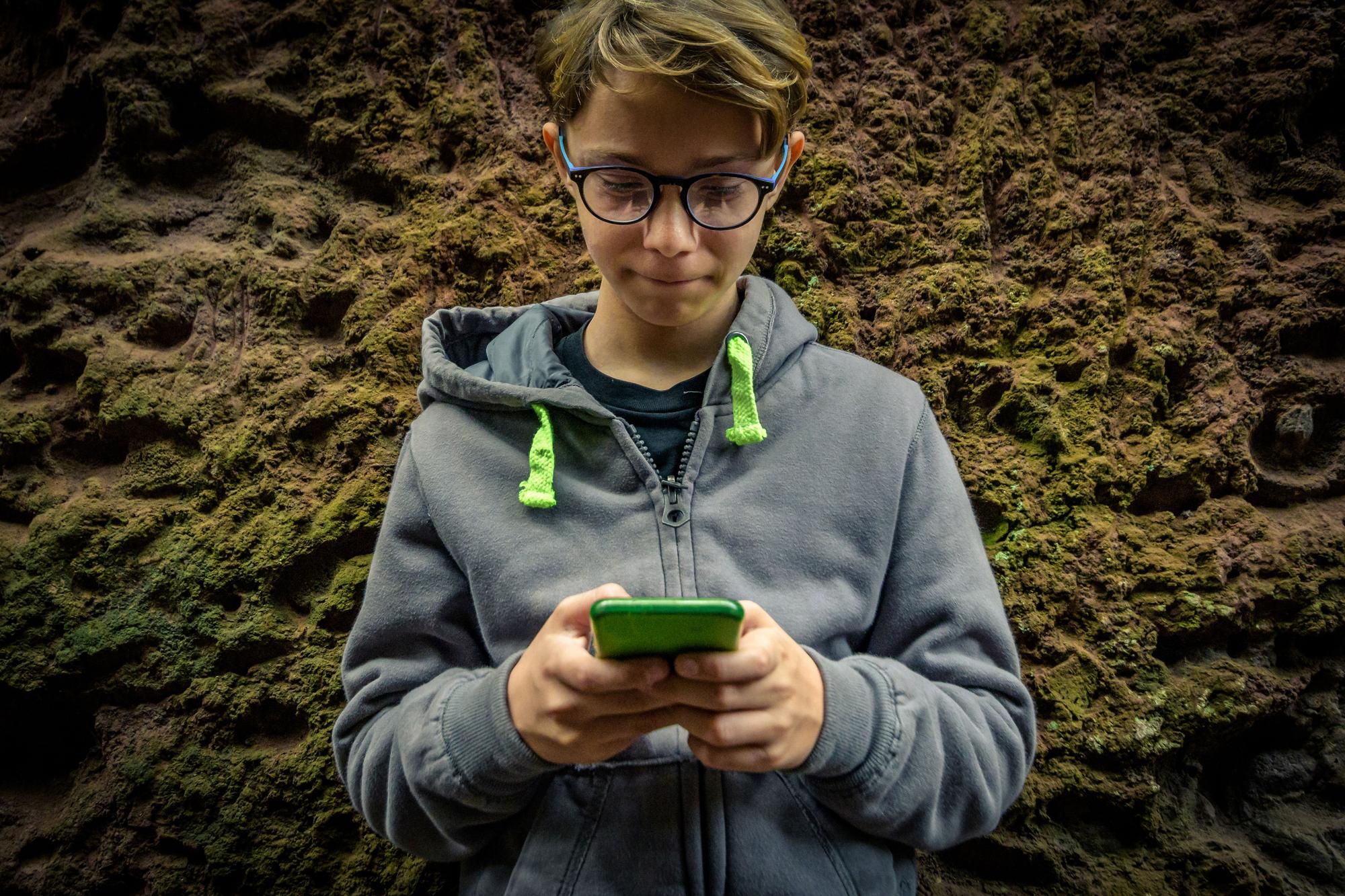 WhatsApp'tan Ebeveynlere Yeni Kontrol: Çocuklar İçin Güvenli Mesajlaşma Dönemi