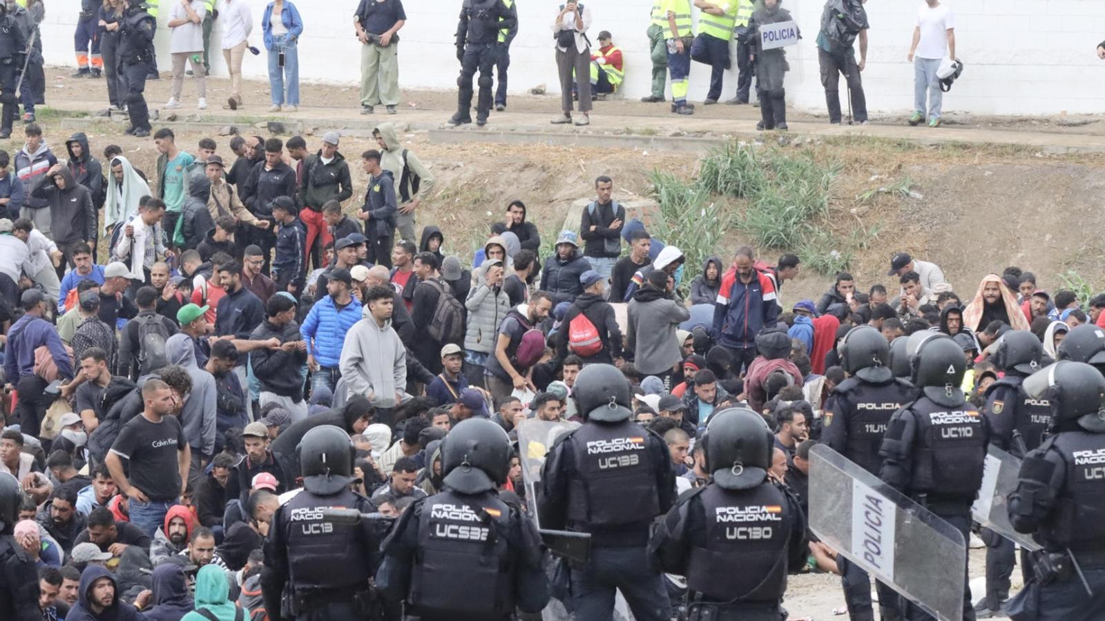 Ceuta'da Trampolín Plajı'nda Büyük Tahliye Operasyonu: 3 Binden Fazla Kişi Etkileniyor