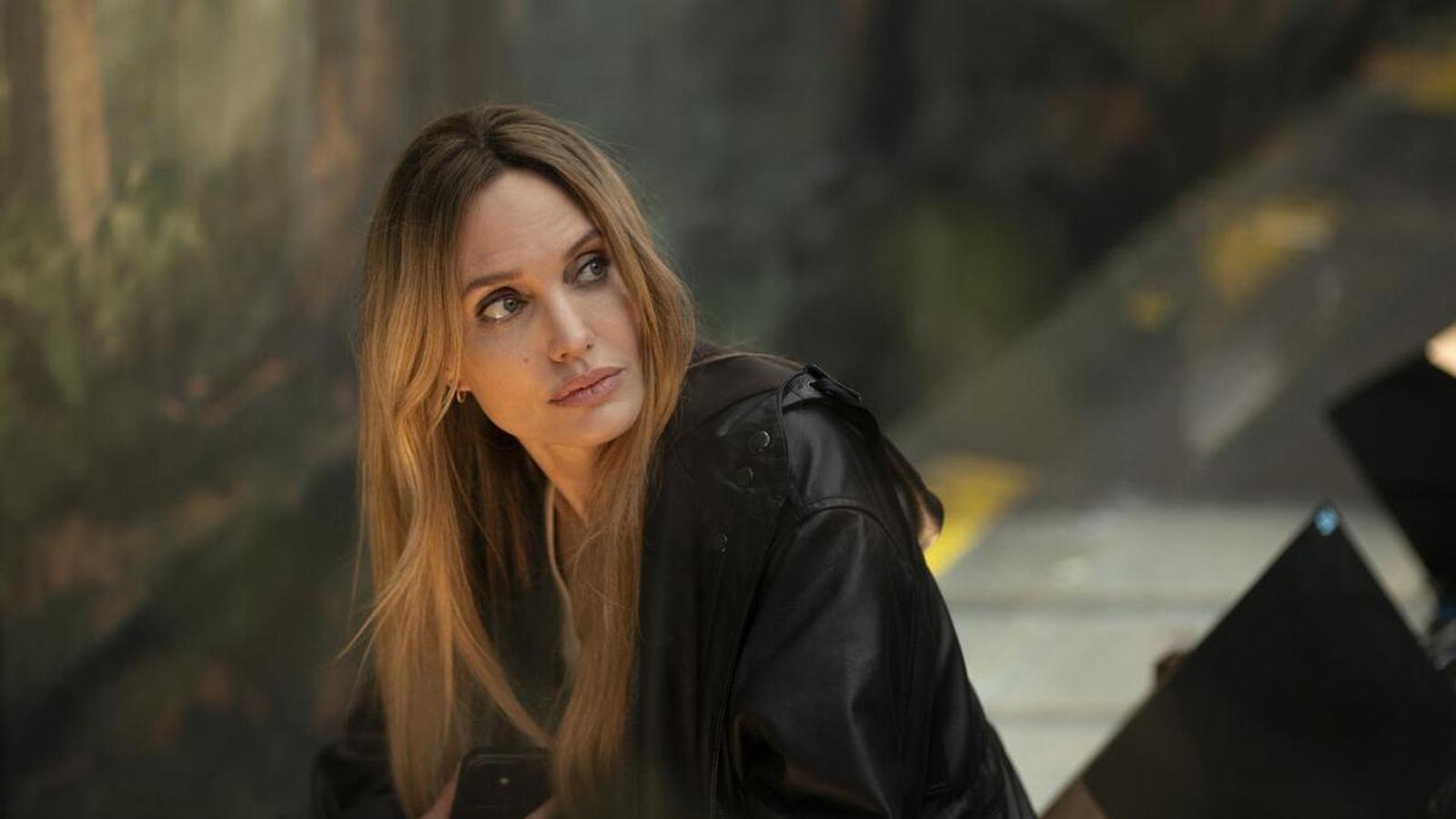 Angelina Jolie ve Yüksek Modanın Yüzeysel Derinliği: Sinemanın Yeni Bakışı