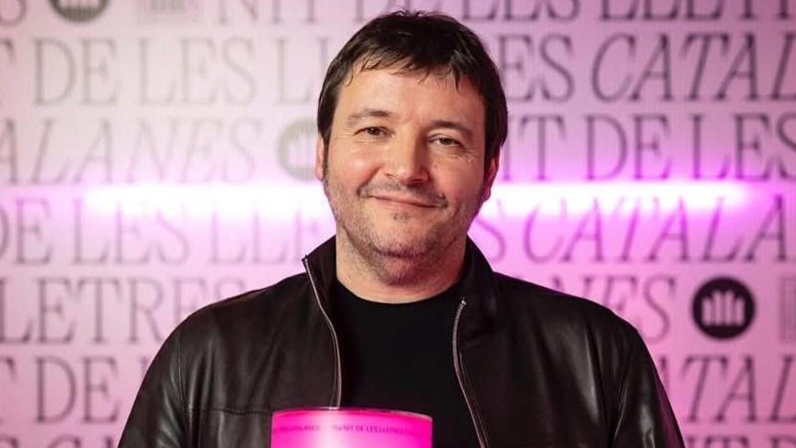 Katalan Edebiyatının Prestijli Ödülünü Kazanan Yazar Rebassa'dan Kurumsal Tanınma Sitemi