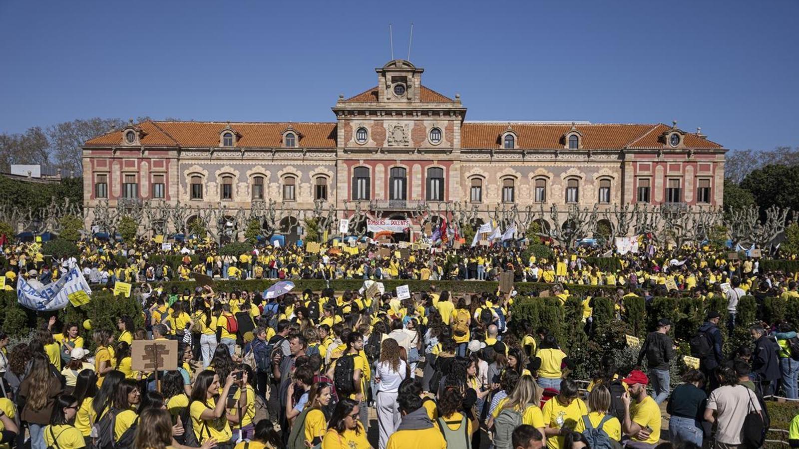 Katalonya'da Eğitim Krizi Derinleşiyor: Öğretmen Maaş Bilgileri Velilere Gönderildi