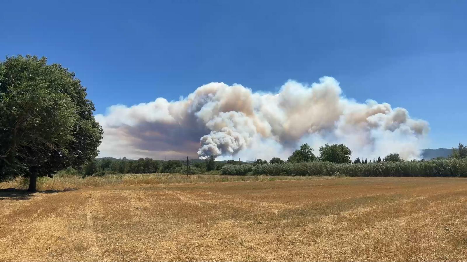 Katalonya'da Kontrolsüz Yangın: Empordà ve Gavarres'te 45.000 Kişi Kısıtlandı