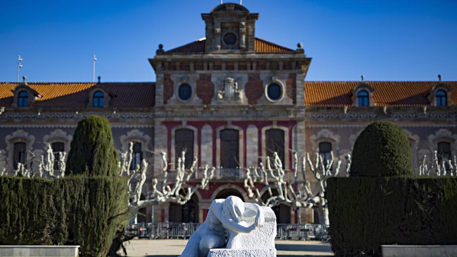 Katalonya Parlamentosu'na İspanya Bayrağı Zorunluluğu: Gerilim Tırmanıyor