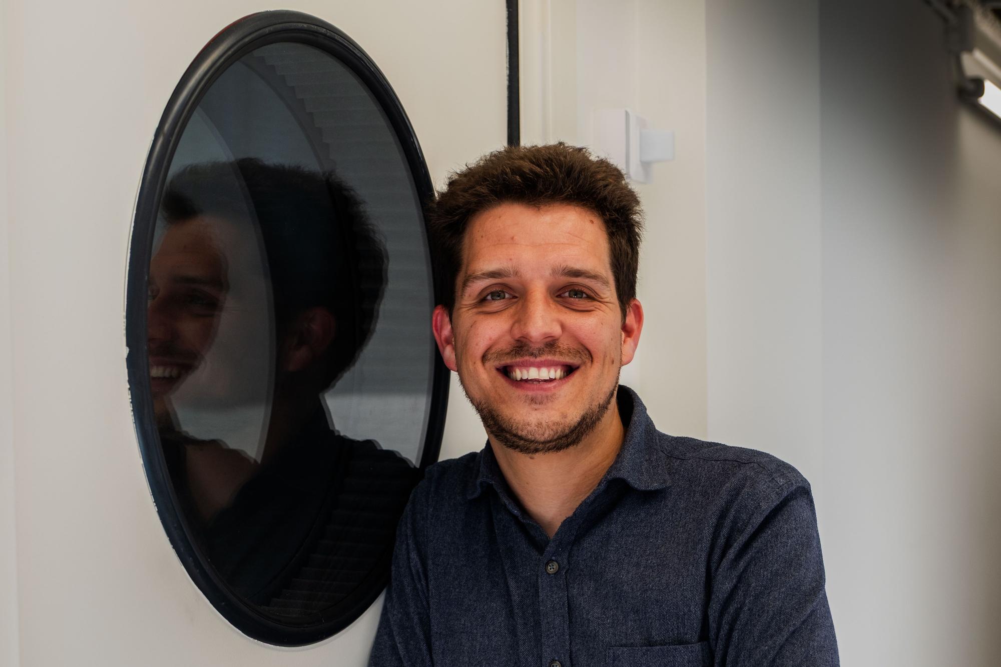 Katalan Polisi Bile Çözemedi: Radyo Programı "El contenidor" Vatandaşın Derdine Derman