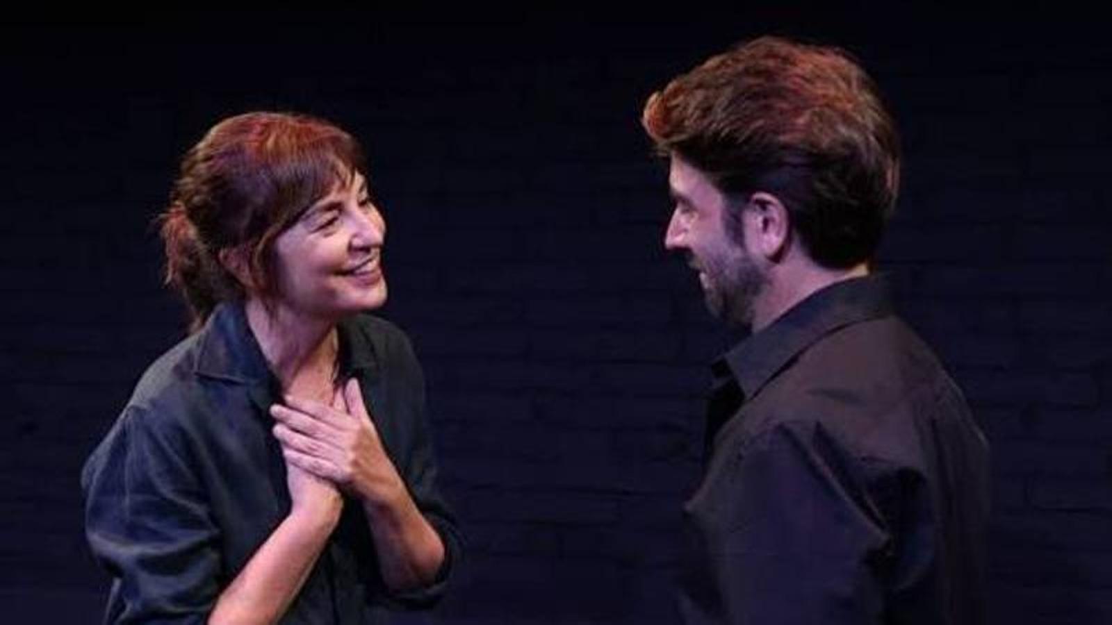 Sergi Belbel'in "Ella i màquina"sı Barselona Sahnesinde: Minimalizmin Büyüsü