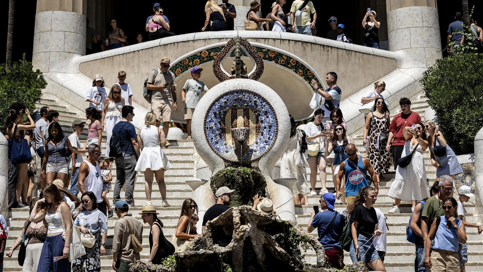 Barselona, Parc Güell'deki Ücretsiz Giriş Hilesine Son Verdi: Yerel Halkı Nasıl