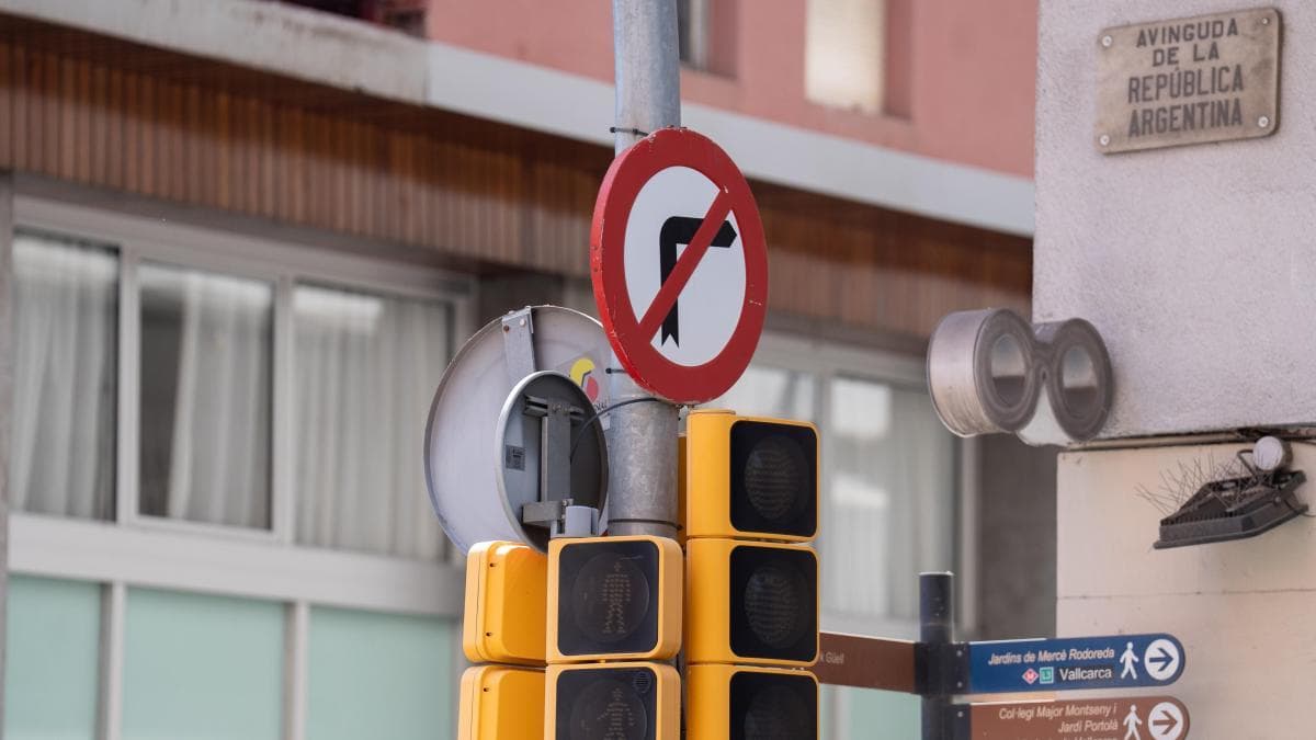 Barselona'dan elektrik kesintilerine karşı akülü trafik lambası çözümü